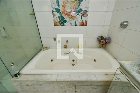 Apartamento para alugar com 290m², 5 quartos e 4 vagasBanheiro suite3