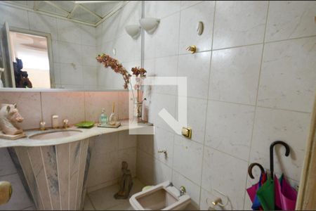 Apartamento para alugar com 290m², 5 quartos e 4 vagasBanheiro social