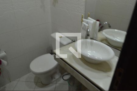 Casa de condomínio à venda com 450m², 3 quartos e 2 vagasLavabo