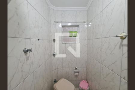 Casa à venda com 110m², 3 quartos e 2 vagas Casa à venda com 110m², 3 quartos e 2 vagasBanheiro área de serviço