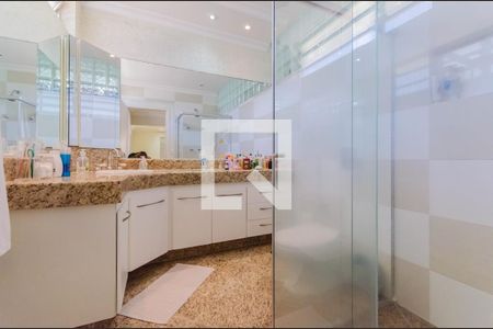 Casa à venda com 360m², 3 quartos e 3 vagasBanheiro da Suíte 3