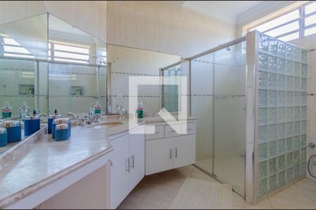 Banheiro da Suíte 1 de casa à venda com 3 quartos, 360m² em Vila Mariana, São Paulo