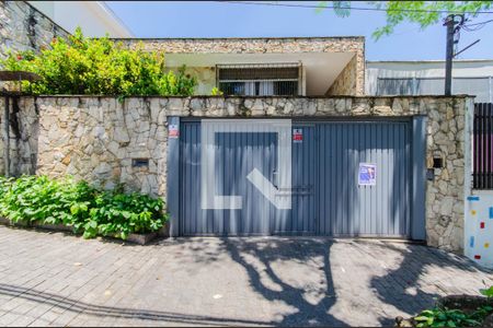 Casa à venda com 360m², 3 quartos e 3 vagasFachada