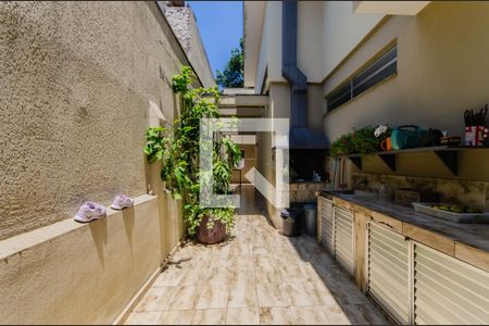 Casa à venda com 360m², 3 quartos e 3 vagasÁrea de Serviço