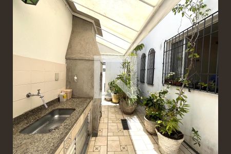 Casa à venda com 173m², 5 quartos e 2 vagasChurrasqueira