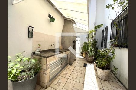 Casa à venda com 173m², 5 quartos e 2 vagasChurrasqueira