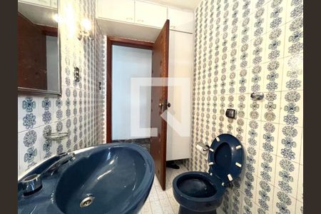 Casa à venda com 173m², 5 quartos e 2 vagasBanheiro Corredor