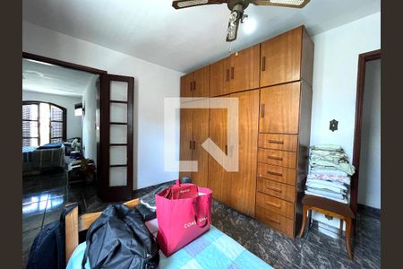 Casa à venda com 173m², 5 quartos e 2 vagasQuarto 2