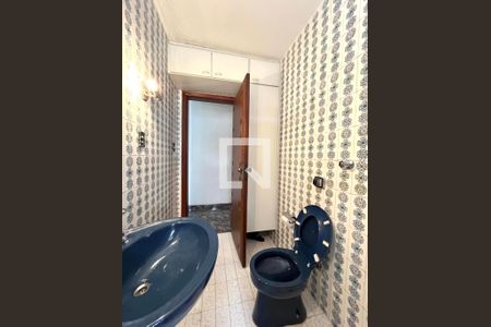 Casa à venda com 173m², 5 quartos e 2 vagasBanheiro Corredor