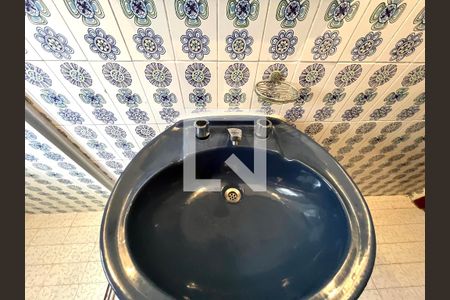 Casa à venda com 173m², 5 quartos e 2 vagasBanheiro Corredor