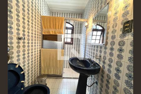 Casa à venda com 173m², 5 quartos e 2 vagasBanheiro Corredor