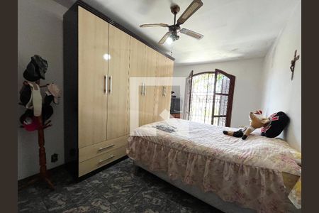 Casa à venda com 173m², 5 quartos e 2 vagasQuarto 3