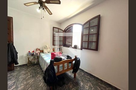 Casa à venda com 173m², 5 quartos e 2 vagasQuarto 2