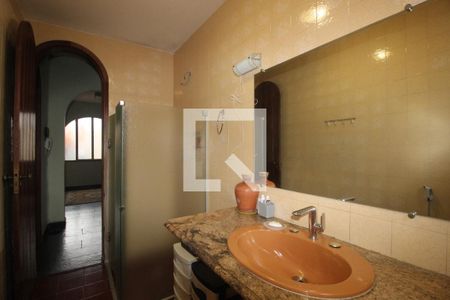 Casa à venda com 340m², 4 quartos e 3 vagasBanheiro 1