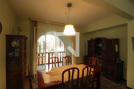 Casa à venda com 340m², 4 quartos e 3 vagasSala