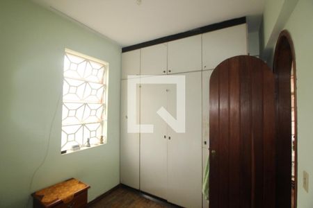 Casa à venda com 340m², 4 quartos e 3 vagasQuarto de serviço