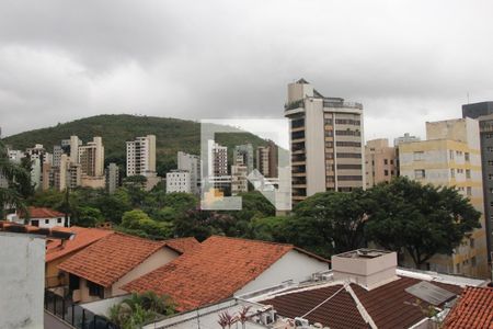 Casa à venda com 340m², 4 quartos e 3 vagasVista