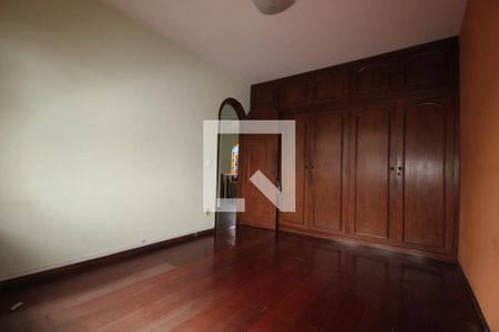 Casa à venda com 340m², 4 quartos e 3 vagasQuarto 2