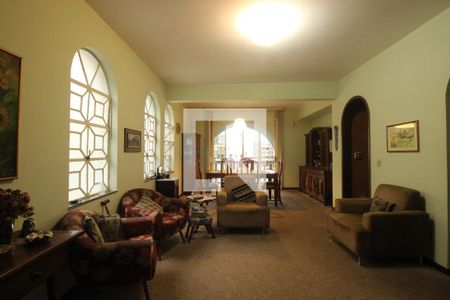 Casa à venda com 340m², 4 quartos e 3 vagasSala