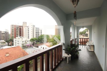 Casa à venda com 340m², 4 quartos e 3 vagasVaranda