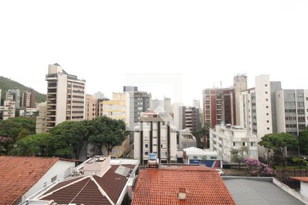Casa à venda com 340m², 4 quartos e 3 vagasVista