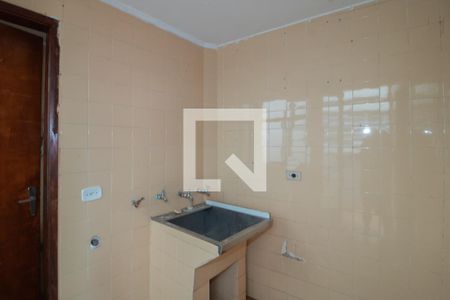 Área de Serviço de casa para alugar com 3 quartos, 180m² em Vila Nivi, São Paulo