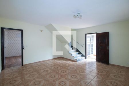 Casa para alugar com 3 quartos, 180m² em Vila Nivi, São Paulo