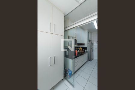 Apartamento à venda com 70m², 3 quartos e 2 vagasLavanderia