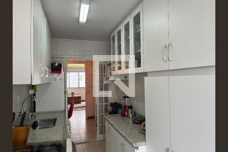Apartamento à venda com 120m², 2 quartos e 2 vagasCozinha