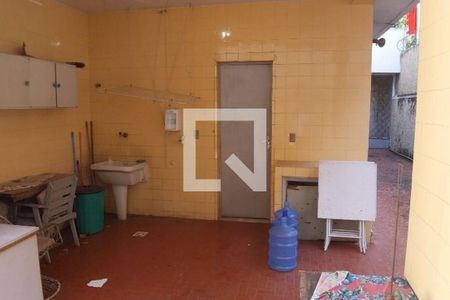 Casa à venda com 160m², 4 quartos e 4 vagas