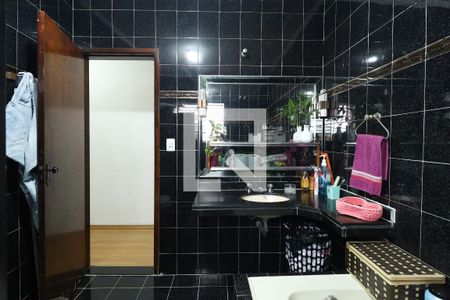 Casa à venda com 330m², 3 quartos e 3 vagasBanheiro