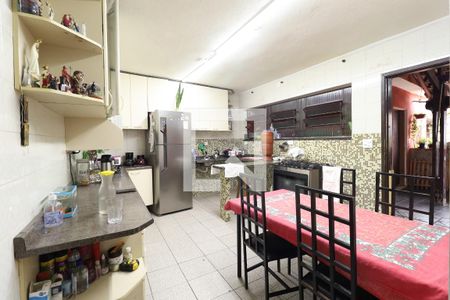 Casa à venda com 330m², 3 quartos e 3 vagasCozinha