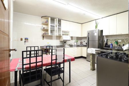 Casa à venda com 330m², 3 quartos e 3 vagasCozinha