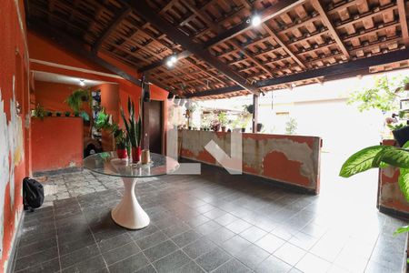 Casa à venda com 330m², 3 quartos e 3 vagasÁrea de seviço