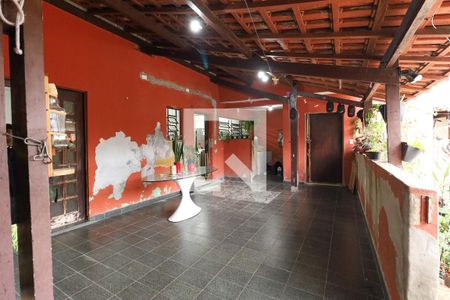 Casa à venda com 330m², 3 quartos e 3 vagasÁrea de seviço