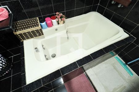 Casa à venda com 330m², 3 quartos e 3 vagasBanheiro