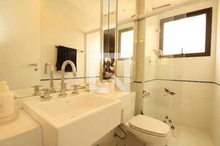 Apartamento à venda com 130m², 3 quartos e 4 vagasBanheiro suíte 2