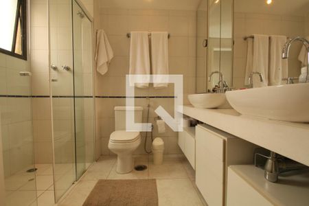 Apartamento à venda com 130m², 3 quartos e 4 vagasBanheiro suíte master 