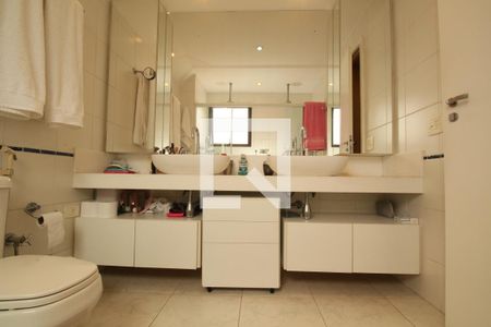 Apartamento à venda com 130m², 3 quartos e 4 vagasBanheiro suíte master 