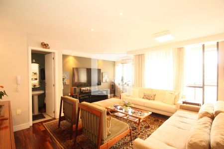 Sala de apartamento à venda com 3 quartos, 130m² em Vila Suzana, São Paulo