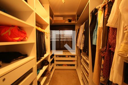 Apartamento à venda com 130m², 3 quartos e 4 vagasCloset Suíte master 
