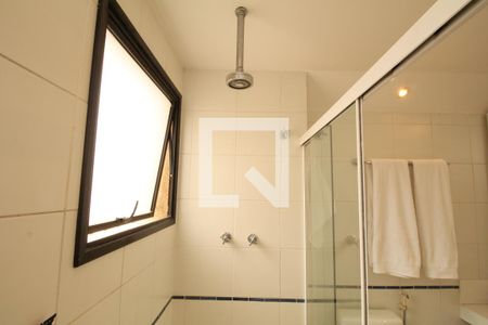 Apartamento à venda com 130m², 3 quartos e 4 vagasBanheiro suíte master 