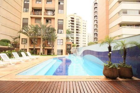 Apartamento à venda com 130m², 3 quartos e 4 vagasÁrea comum - Piscina