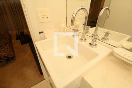 Apartamento à venda com 130m², 3 quartos e 4 vagasBanheiro suíte 2