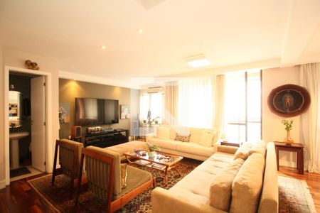 Sala de apartamento à venda com 3 quartos, 130m² em Vila Suzana, São Paulo