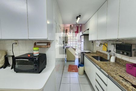Apartamento à venda com 90m², 3 quartos e 2 vagasCozinha