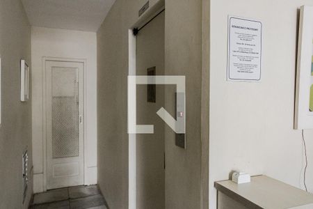 Apartamento à venda com 100m², 3 quartos e 1 vaga Apartamento à venda com 100m², 3 quartos e 1 vagaElevador