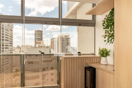 Sala de kitnet/studio para alugar com 1 quarto, 30m² em Indianópolis, São Paulo