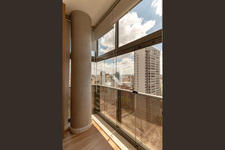 Sala de kitnet/studio para alugar com 1 quarto, 30m² em Indianópolis, São Paulo