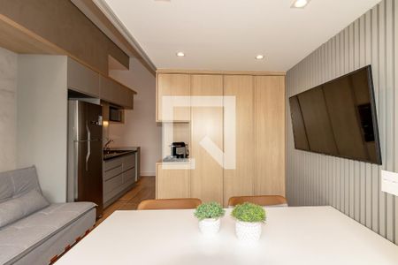 Sala de kitnet/studio para alugar com 1 quarto, 30m² em Indianópolis, São Paulo